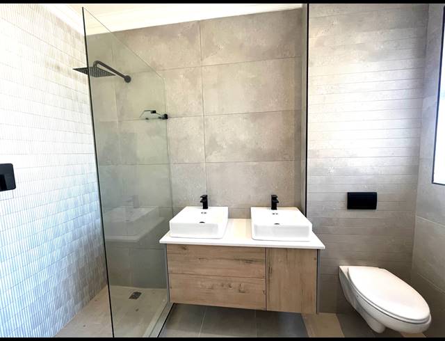 4 BEDROOM HOUSE FOR SALE IN SANDOWN